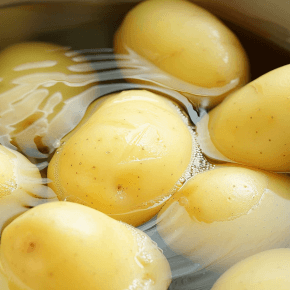 geschilde aardappelen koken