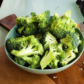 Hoe maak ik gepureerde broccoli?