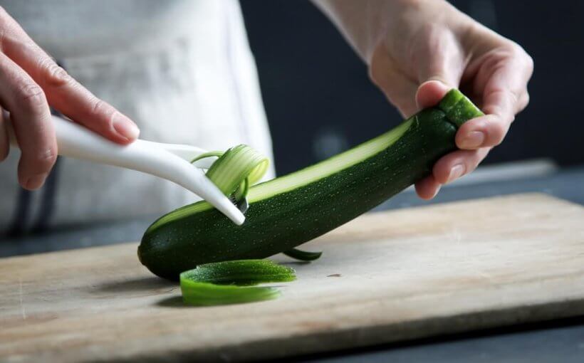 Kun je de schil van een courgette eten?